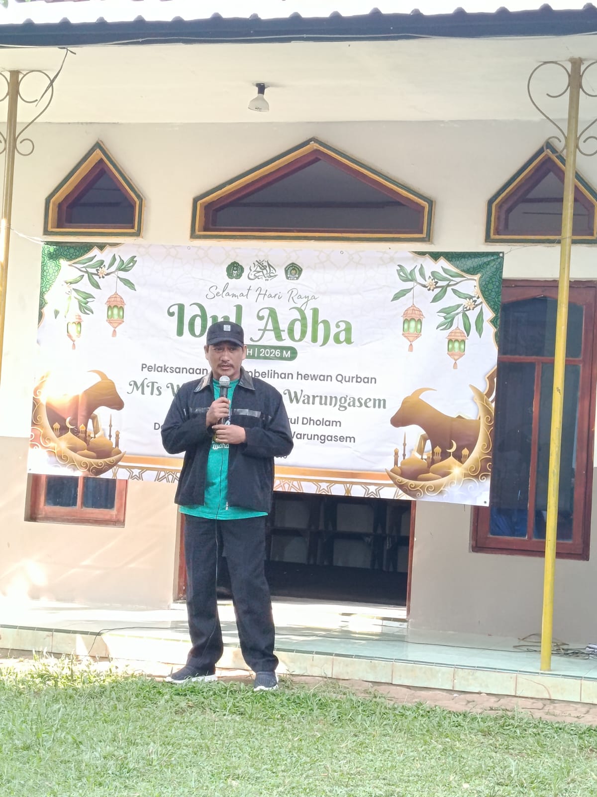 MTs Wahid Hasyim Warungasem Laksanakan Kurban Satu Ekor Sapi Bersama Ponpes Nurul Dholam